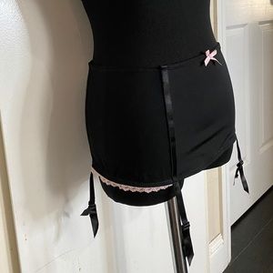 Y2K VS 2008 Sexy Little Things Garter Skirt. Almost new condition. (XS/S)